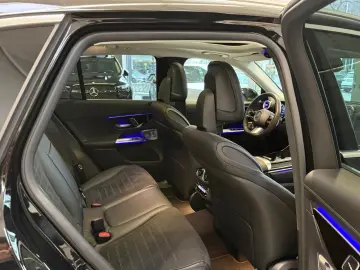 MERCEDES-BENZ GLC 300 de 4M AMG DISTR AHK BURM PANO …