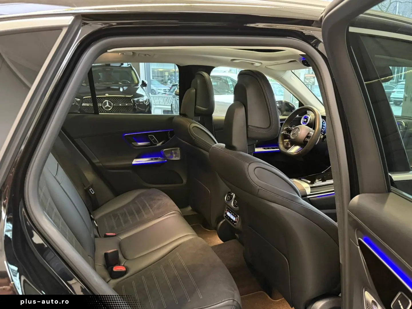 MERCEDES-BENZ GLC 300 de 4M AMG DISTR AHK BURM PANO &hellip;