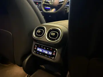 MERCEDES-BENZ GLC 300 de 4M AMG DISTR AHK BURM PANO …