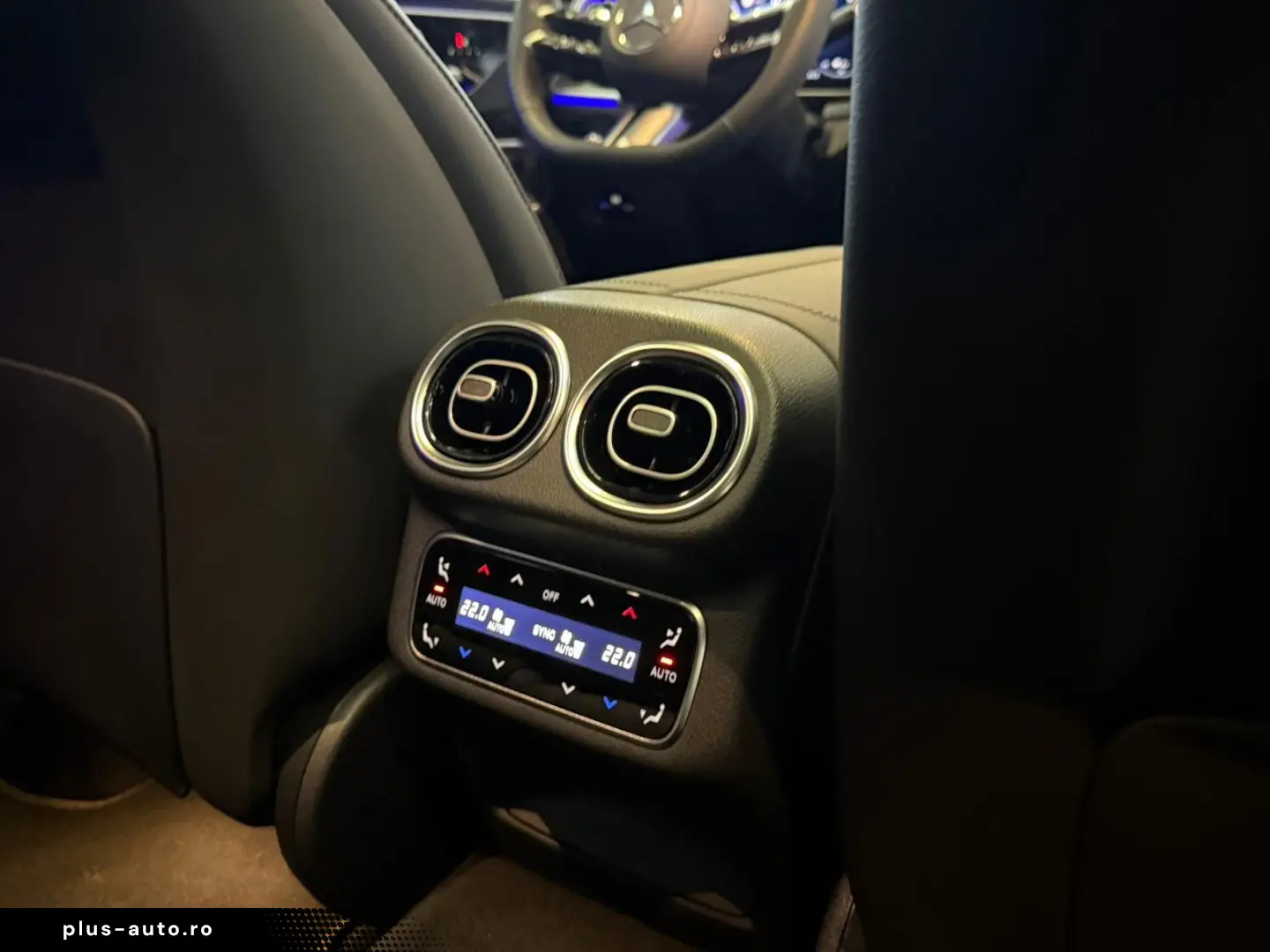 MERCEDES-BENZ GLC 300 de 4M AMG DISTR AHK BURM PANO &hellip;