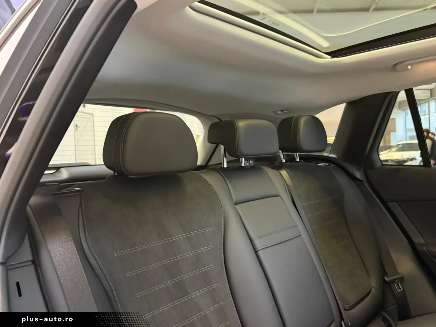 MERCEDES-BENZ GLC 300 de 4M AMG DISTR AHK BURM PANO &hellip;