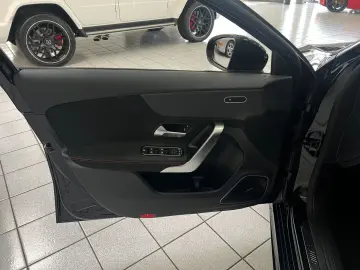 MERCEDES-BENZ A 45 AMG 4Matic PANO BURMESTER HUD 360…