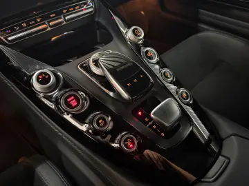 MERCEDES-BENZ AMG GT Coupe V8 BURMESTER SCHALENSITZE