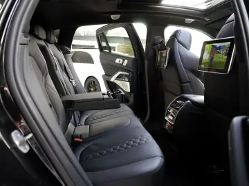BMW X6 M Competition Hamann 3xTV ACC B&W Pano SKY 23