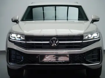 VW Touareg 3.0 TDI 4M R-Line MATRIX LUFT AHK KEY
