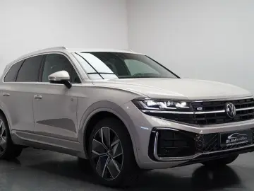 VW Touareg 3.0 TDI 4M R-Line MATRIX LUFT AHK KEY