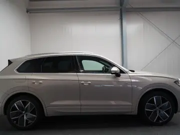 VW Touareg 3.0 TDI 4M R-Line MATRIX LUFT AHK KEY