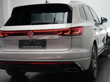 VW Touareg 3.0 TDI 4M R-Line MATRIX LUFT AHK KEY