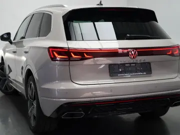 VW Touareg 3.0 TDI 4M R-Line MATRIX LUFT AHK KEY
