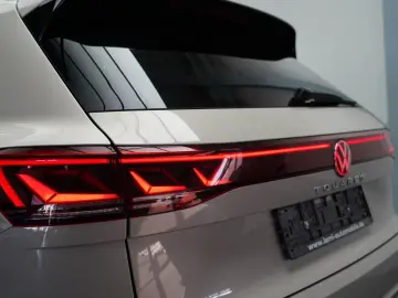VW Touareg 3.0 TDI 4M R-Line MATRIX LUFT AHK KEY