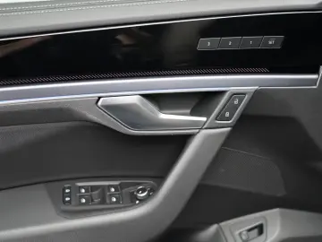 VW Touareg 3.0 TDI 4M R-Line MATRIX LUFT AHK KEY