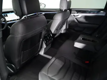 VW Touareg 3.0 TDI 4M R-Line MATRIX LUFT AHK KEY
