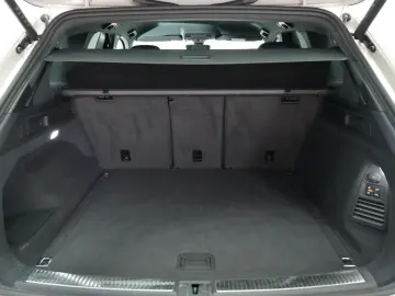 VW Touareg 3.0 TDI 4M R-Line MATRIX LUFT AHK KEY