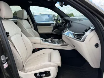 BMW X7 M50 i Sky Lounge  Bowers & Wilkins Voll