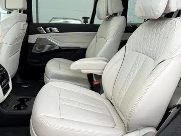 BMW X7 M50 i Sky Lounge  Bowers & Wilkins Voll
