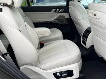 BMW X7 M50 i Sky Lounge  Bowers & Wilkins Voll