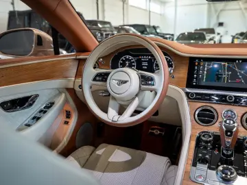 BENTLEY Continental GT Azure V8