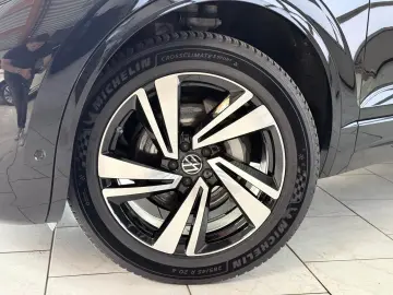 VW Touareg R-Line-Pano ACC AHK 360 Dynaudio Massage