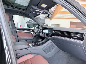 VW Touareg R-Line-Pano ACC AHK 360 Dynaudio Massage
