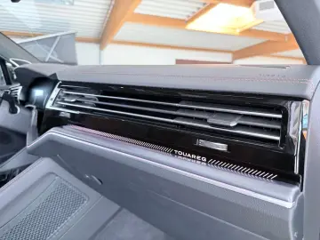 VW Touareg R-Line-Pano ACC AHK 360 Dynaudio Massage