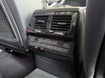 VW Touareg R-Line-Pano ACC AHK 360 Dynaudio Massage