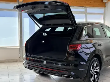 VW Touareg R-Line-Pano ACC AHK 360 Dynaudio Massage