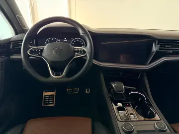 VW Touareg R-Line-Pano ACC AHK 360 Dynaudio Massage