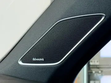 VW Touareg R-Line-Pano ACC AHK 360 Dynaudio Massage