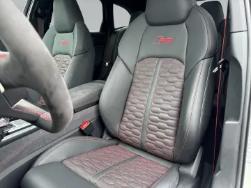 AUDI RS6 Avant performance 360  B&O Adv Keramik Sthz