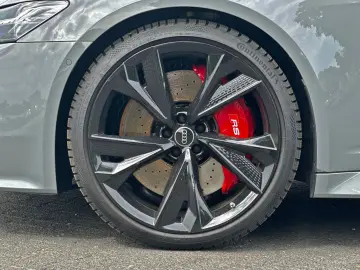 AUDI RS6 Avant BLACK PANO HUD NIGHT STHZG B&O 280km h