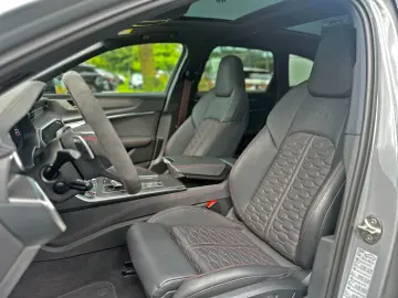 AUDI RS6 Avant BLACK PANO HUD NIGHT STHZG B&O 280km h