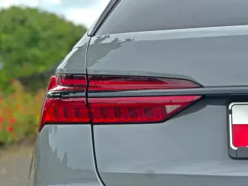 AUDI RS6 Avant BLACK PANO HUD NIGHT STHZG B&O 280km h