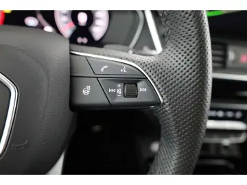AUDI Q5 Sportback 40 TDI quattro S line AHK Pano Luft
