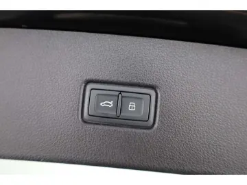 AUDI Q5 Sportback 40 TDI quattro S line AHK Pano Luft