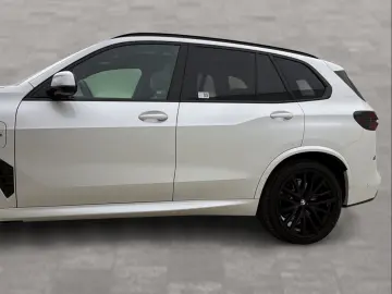 BMW X5 xDrive50e M Sport Bowers & Wilkins AHK LED