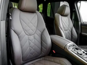 BMW X5 xDrive50e M SPORT AHK PANO H K HuD DA 360