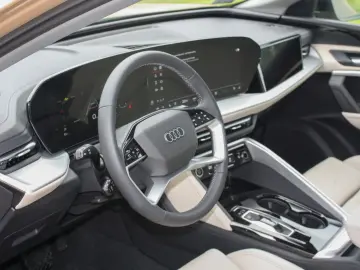 AUDI Q5 40 TDI SLINE.PANORAMA.PASS.DISP.NEU MODELL
