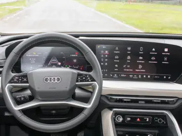 AUDI Q5 40 TDI SLINE.PANORAMA.PASS.DISP.NEU MODELL
