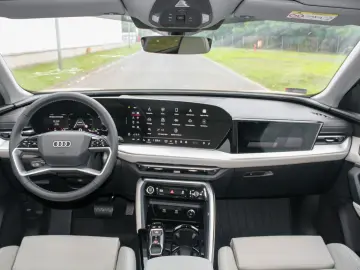 AUDI Q5 40 TDI SLINE.PANORAMA.PASS.DISP.NEU MODELL