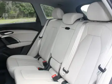 AUDI Q5 40 TDI SLINE.PANORAMA.PASS.DISP.NEU MODELL