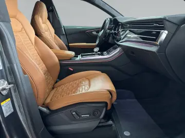 AUDI RSQ8 qu tiptro 360  AHK HuD Keramik Pano Sthz