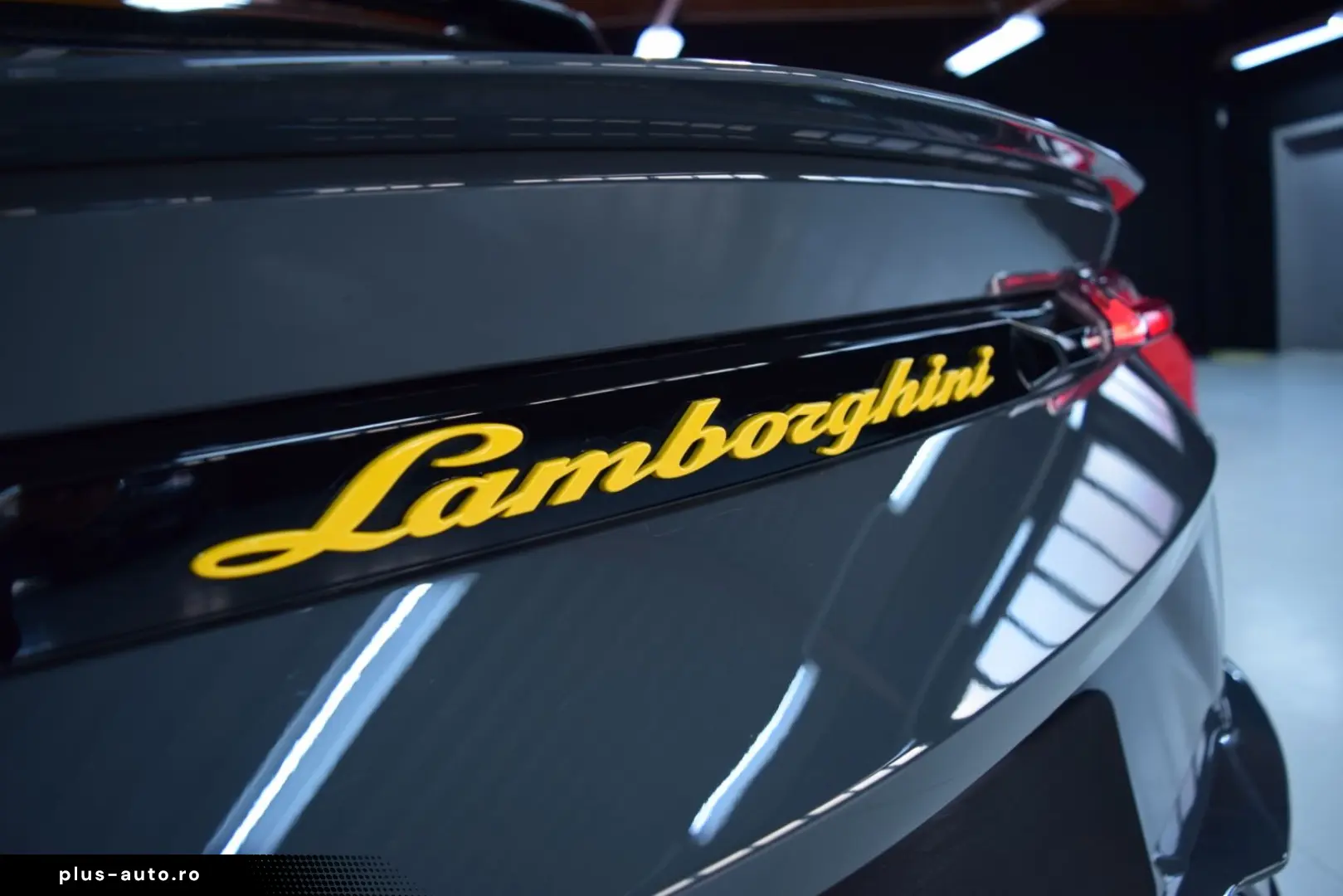 LAMBORGHINI Urus S   Akrapovič   Grigio Telesto   FULL PPF