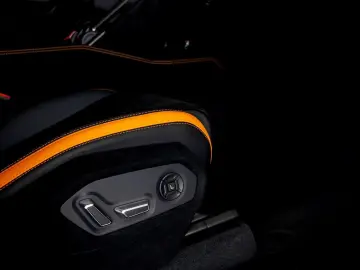 LAMBORGHINI Urus PERFORMANTE  ADAS  B&O CARBON AKRAPOVIC PPF