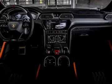 LAMBORGHINI Urus PERFORMANTE  ADAS  B&O CARBON AKRAPOVIC PPF