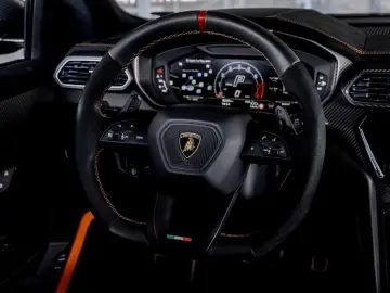 LAMBORGHINI Urus PERFORMANTE  ADAS  B&O CARBON AKRAPOVIC PPF