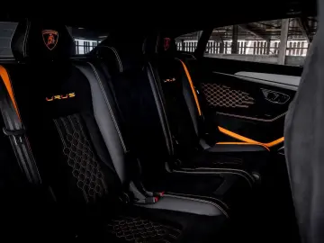 LAMBORGHINI Urus PERFORMANTE  ADAS  B&O CARBON AKRAPOVIC PPF