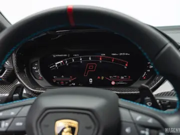 LAMBORGHINI Urus SE AD-PERSONAM MY2025 FULL-CARBON PANORAMA