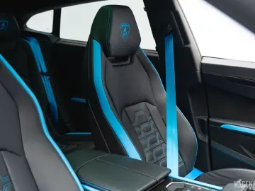 LAMBORGHINI Urus SE AD-PERSONAM MY2025 FULL-CARBON PANORAMA