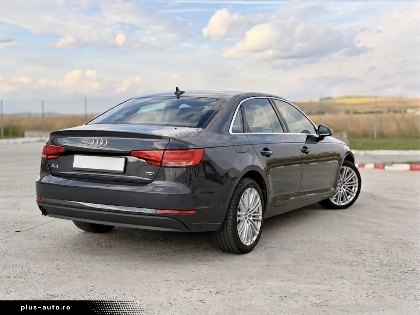 AUDI A4 2.0 TDI S TRONIC