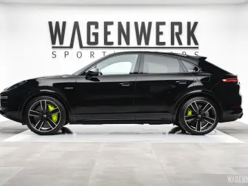 PORSCHE Cayenne Coupé Turbo S E-Hybrid MASSAGE AHV INNOD